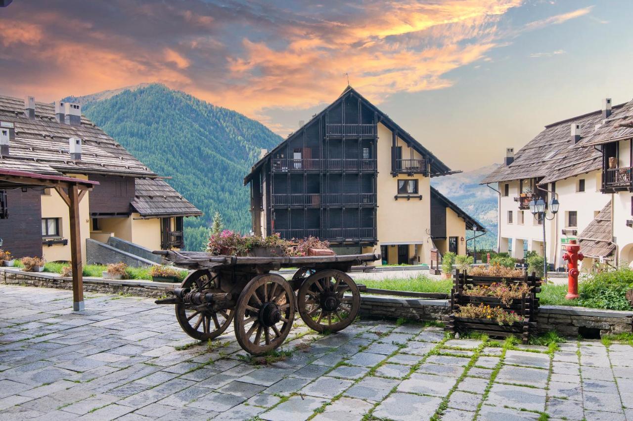 Grange Hike & Ski Sestriere Apartments Luaran gambar